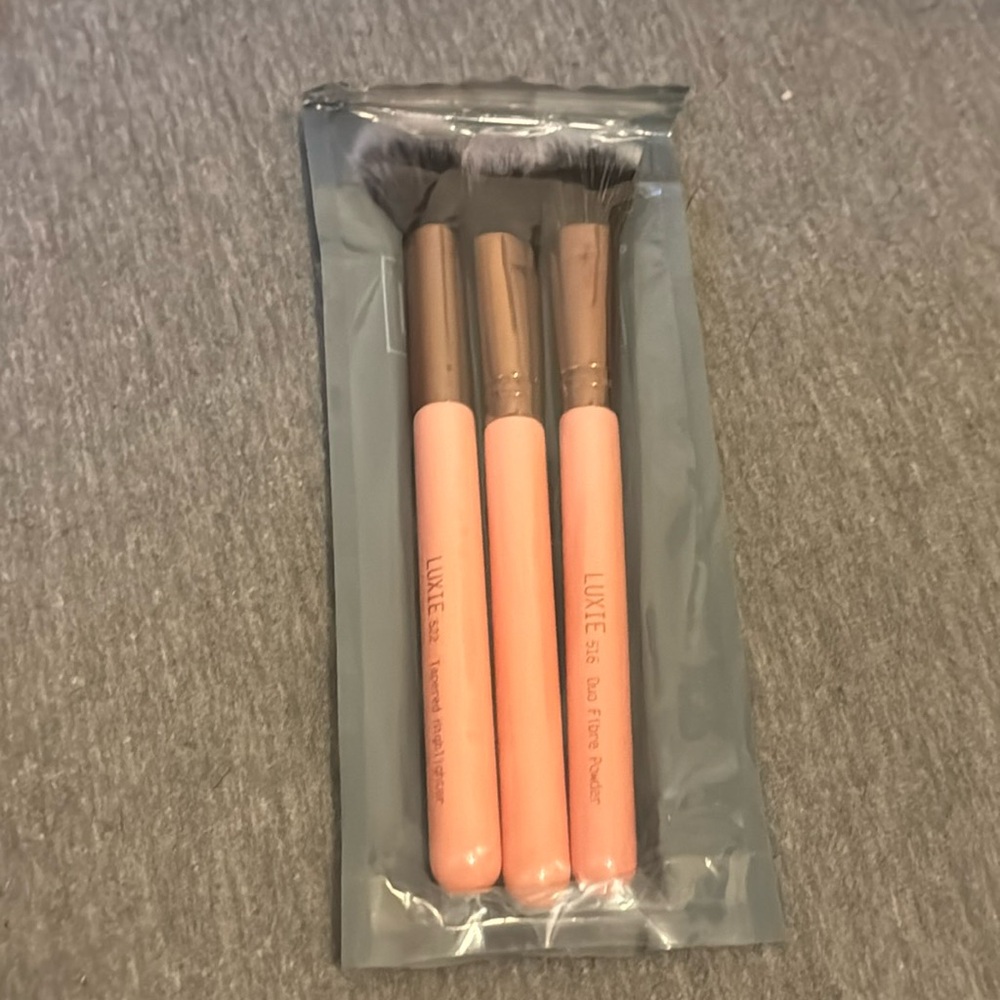 LUXIE Makeup brushes